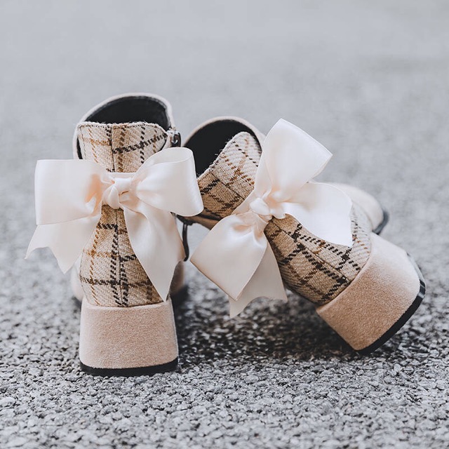 Boots caro phối nơ