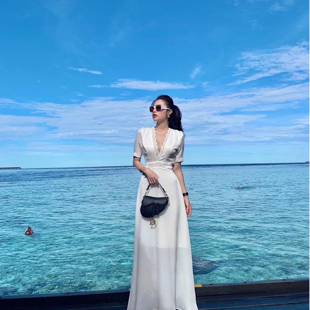 Đầm maxi trắng cổ V viền ren sang chảnh | BigBuy360 - bigbuy360.vn