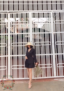 Váy chấm bi tầng xòe