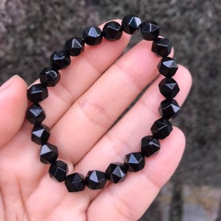 Vòng tay đá màu đen cắt giác 8ly