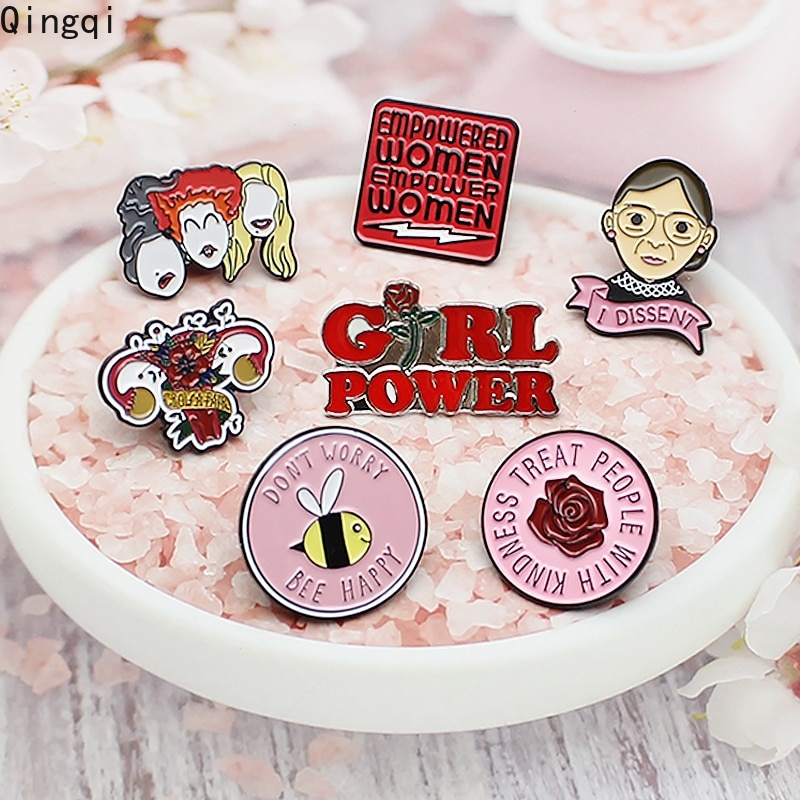 Huy hiệu cài áo MISS ZOE in chữ tùy chọn tráng men