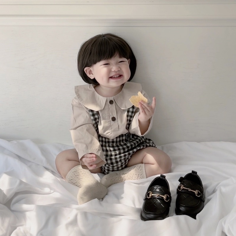 Set áo kèm quần yếm phong cách Hàn quốc cho bé