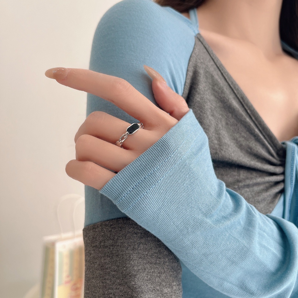 Nhẫn Hở Hình Giọt Nước Màu Đen Thời Trang