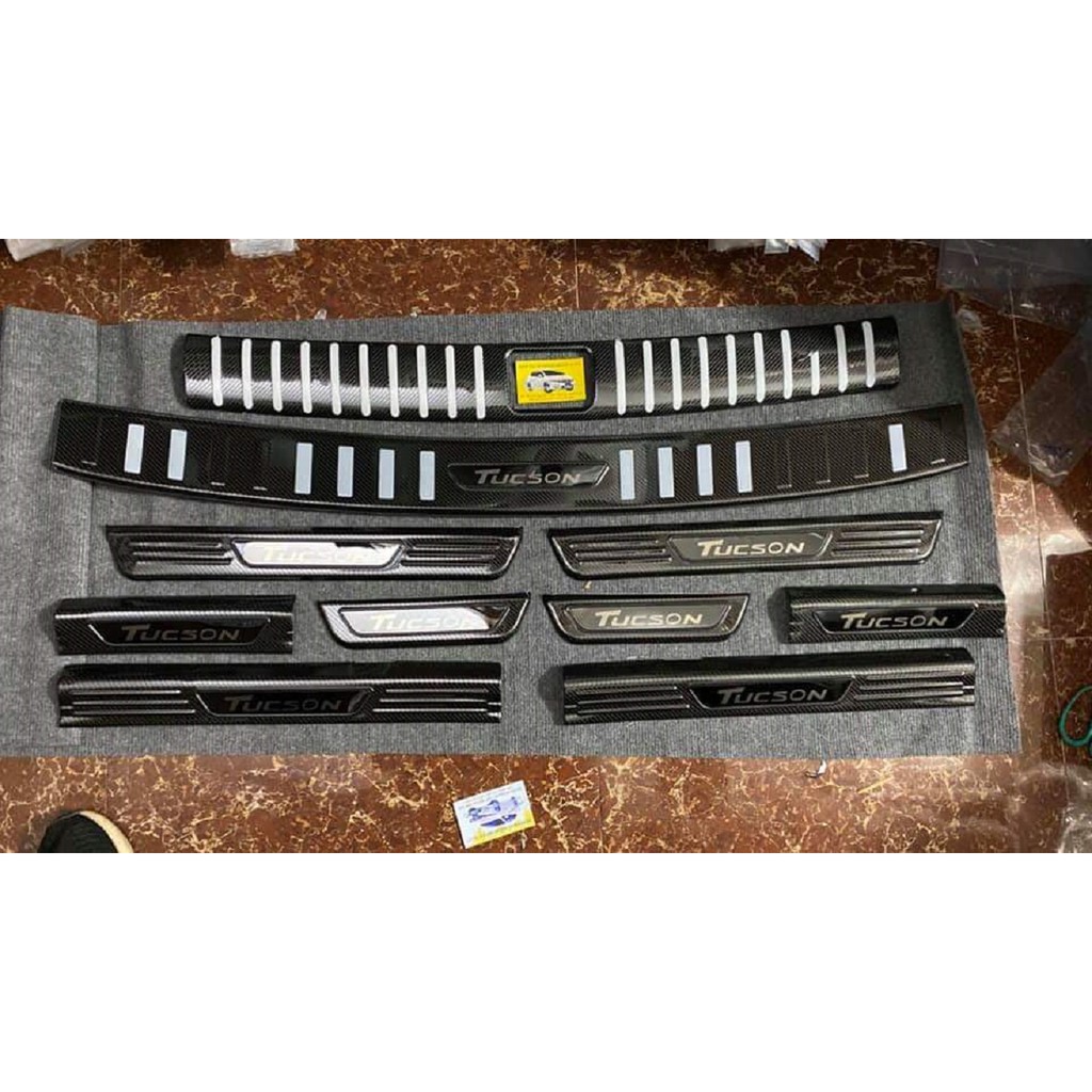 Bộ ốp chống Trầy Bước Chân Và Cốp Vân các bon Cho Hyundai Tucson Form 2019 -2021