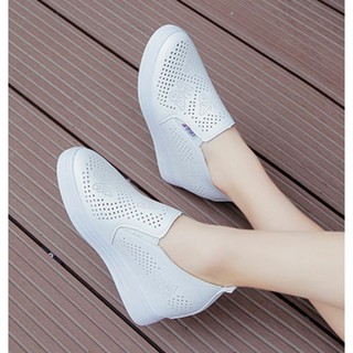 Giày slip on đế độn cắt lazer bướm