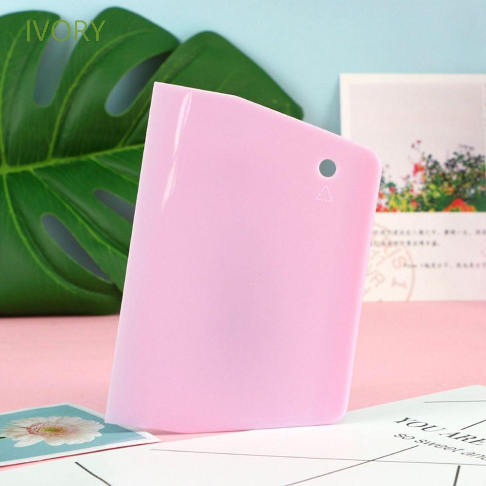 Dụng cụ cắt bánh bằng nhựa nhiều màu lựa chọn