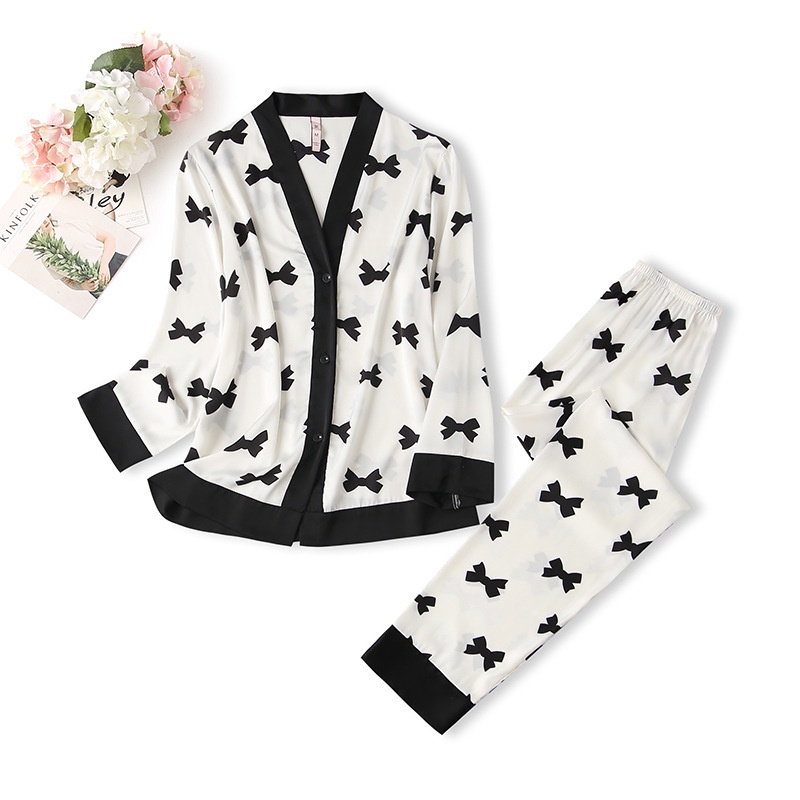 Set đồ ngủ tay dài bằng lụa mát hoạ tiết hoạt hình thời trang cho nữ