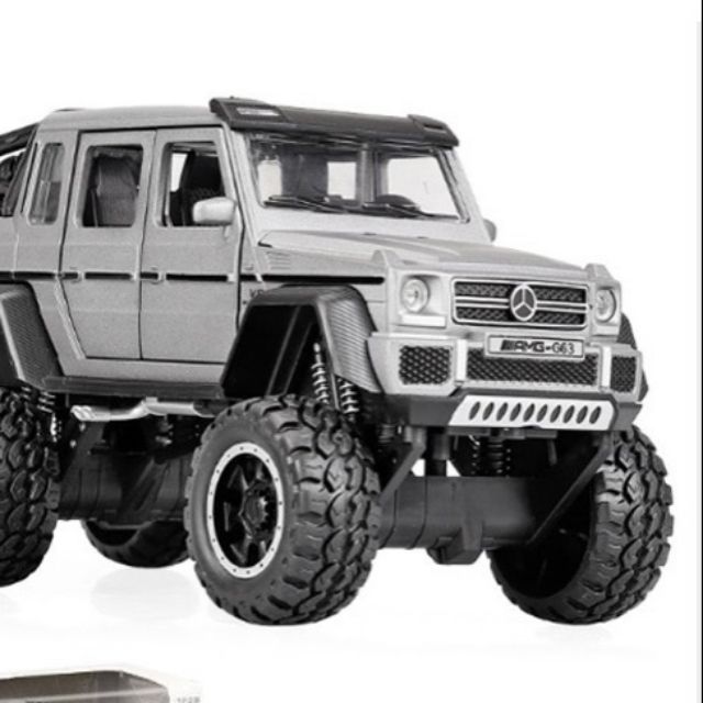 Xe mô hình Mercedes G63-v8