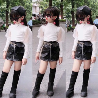 áo đen chân váy đỏ siêu ngầu