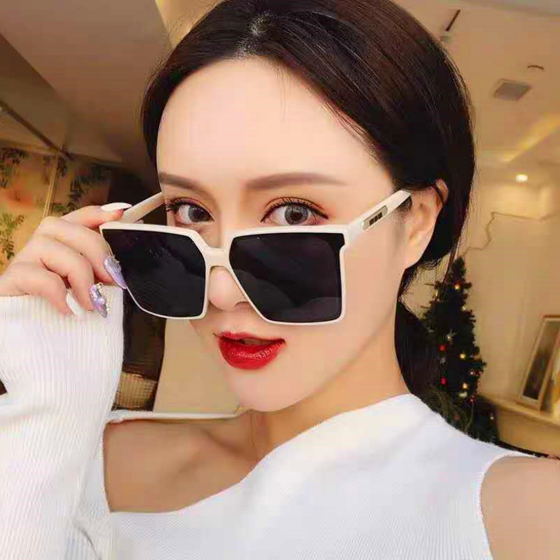 Vintage Black Square Women’s Sunglasses Brand Designer Fashion Sun Glasses for Driving Summer Shades Sexy Oversized