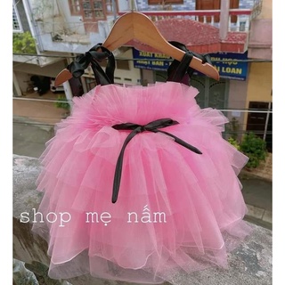 Váy hồng dây buộc đen