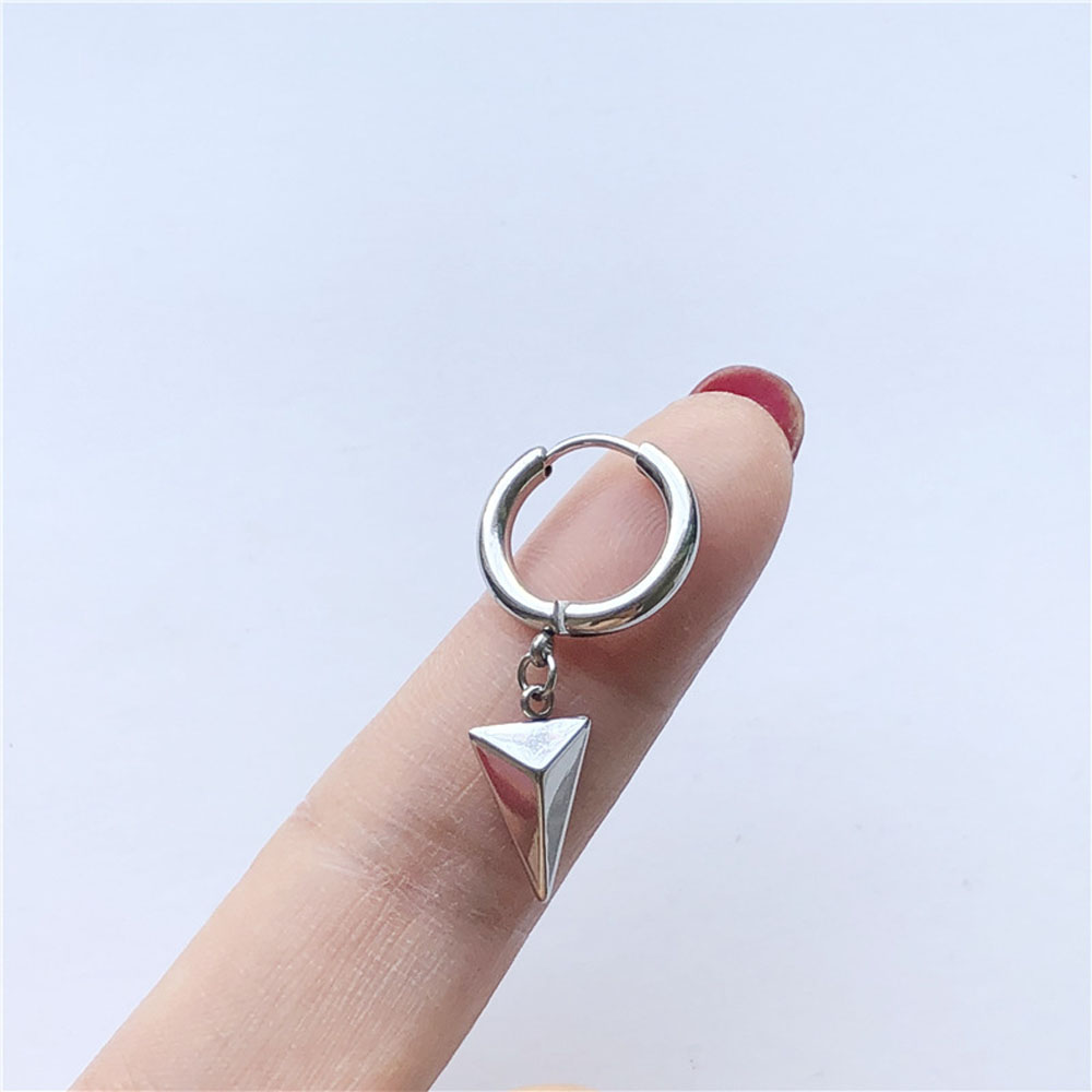 1 Khuyên Tai Nam Nữ Hình Tam Giác Cá Tính