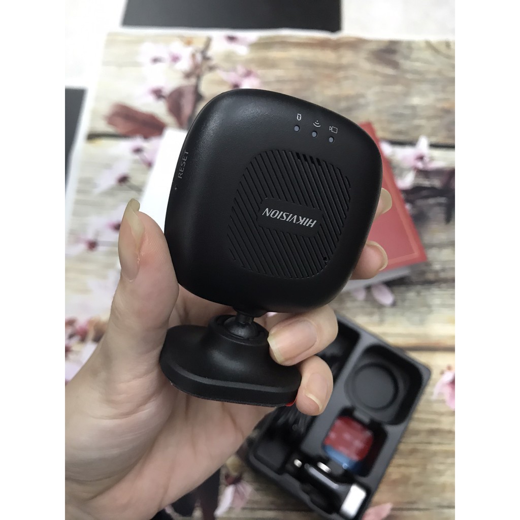 Camera hành trình ô tô Hikvision – B1 Hikdashcam - Góc quay rộng độ phân giải 1080P - Tặng kèm thẻ nhớ tùy chọn.