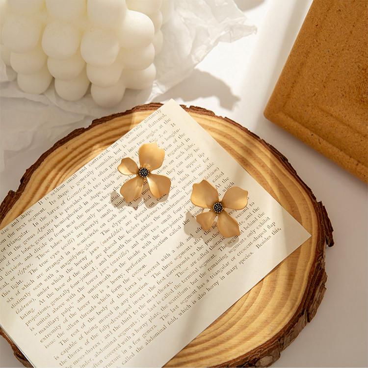 Khuyên Tai Kim Loại Phong Cách Hàn Quốc Cho Nữ