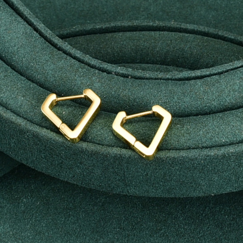 Bông Tai Khoen Tam Giác Titan Ko Đen TT 4262