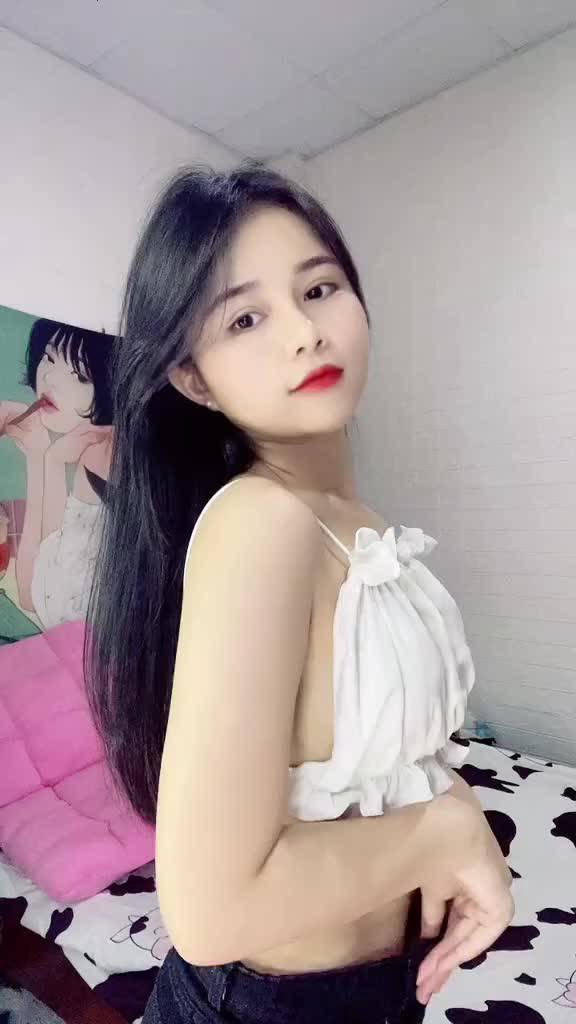 [XẢ KHO 3 NGÀY] Áo yếm hở lưng hai dây có mút ngực sexy | BigBuy360 - bigbuy360.vn