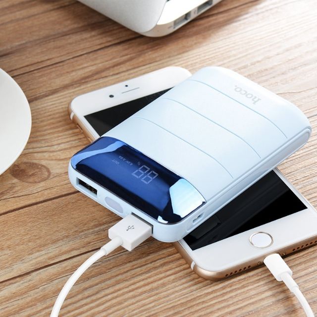 Sạc dự phòng 10000mAh HOCOtiện lợi, nhỏ gọn