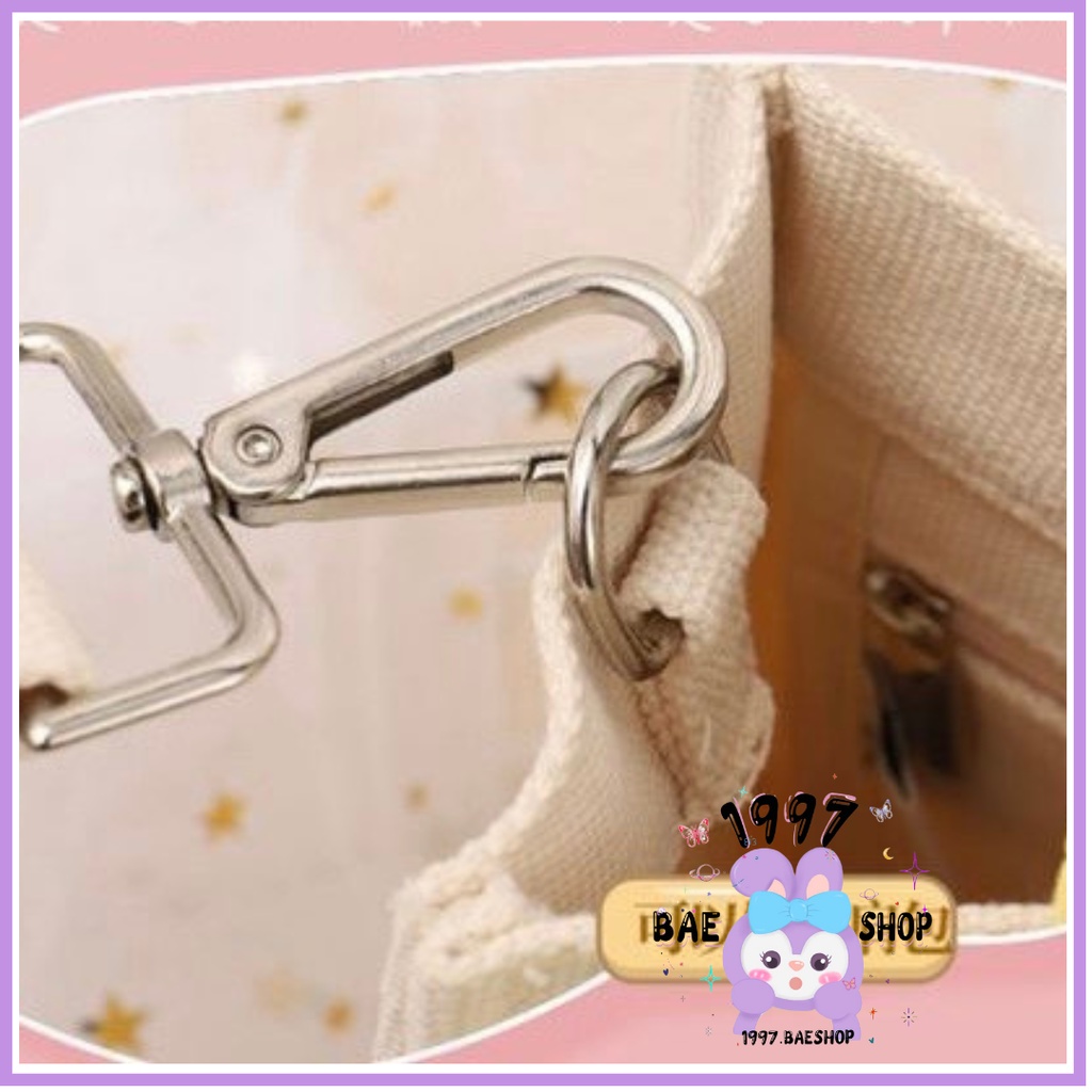 Túi xách vải canvas kèm charm gấu Lotso