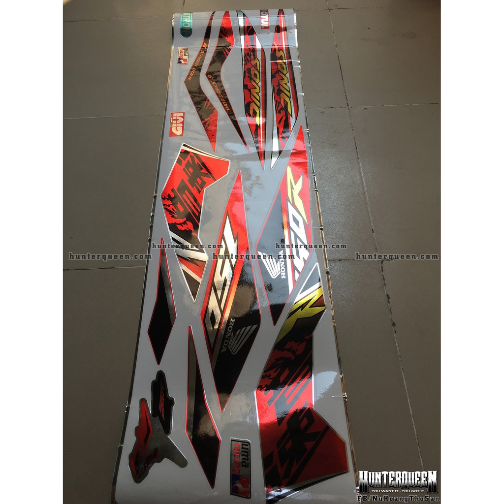 Tem rời dán xe Sonic, Chất liệu crom sáng bóng.