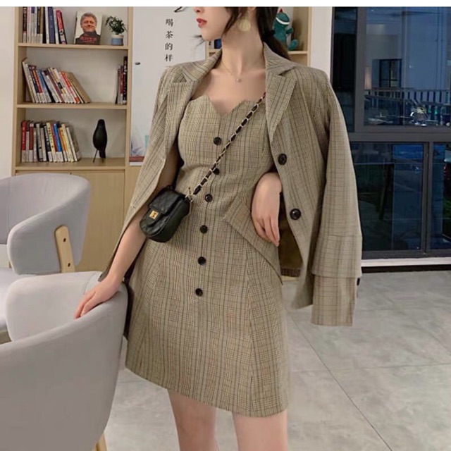 Set váy kẻ+ áo vest
