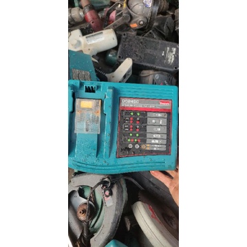sạc pin lion và niken makita nội địa 100v
