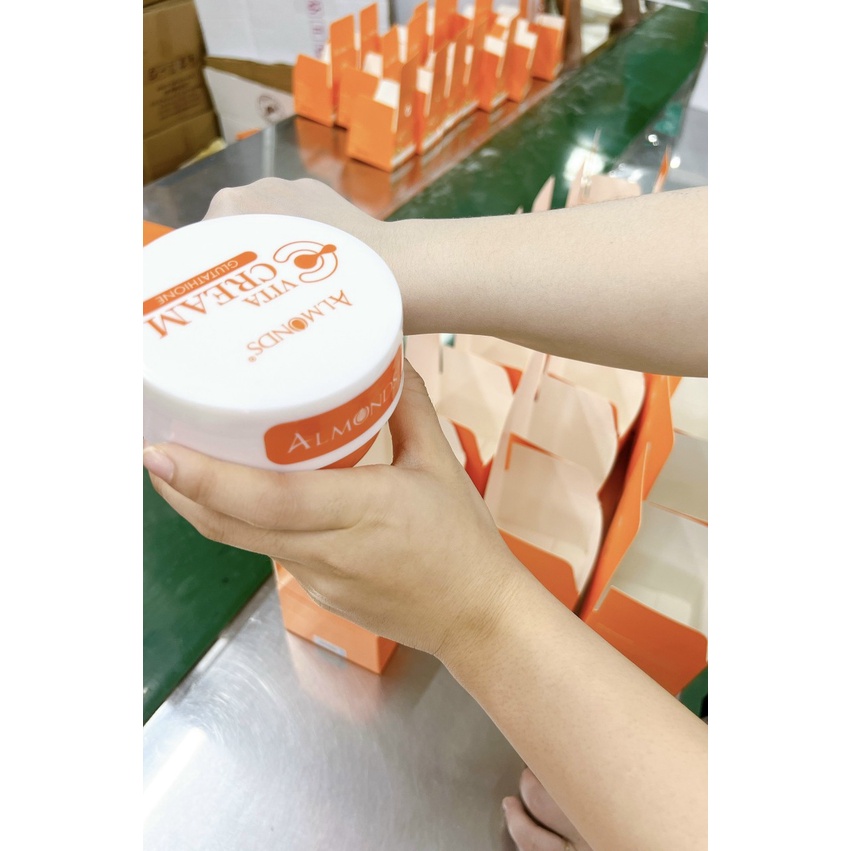 Kem Dưỡng Trắng Da Body Vita Cream Glutathione Almonds CHÍNH HÃNG
