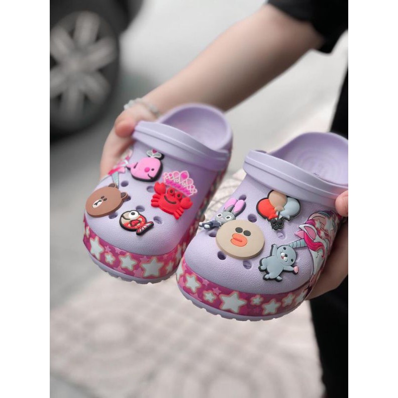 Sục nhựa Cr.óc siêu xinh cho bé