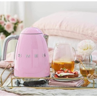 Ấm siêu tốc smeg klf03 hồng bóng