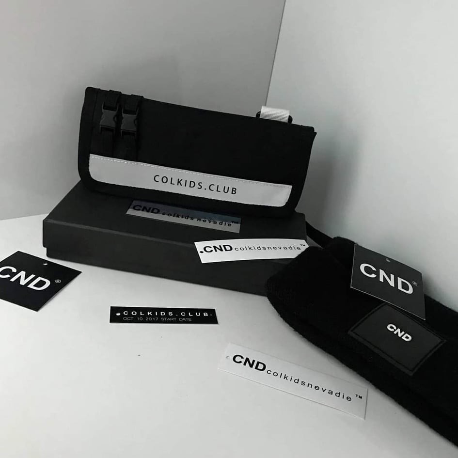 VÍ COLKIDS CND PHẢN QUANG CẦM TAY form ngang unisex chất liệu vải đẹp long wallet ulzzang Hàn Quốc 2020 | Valu Store