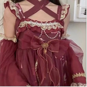 Đầm hai dây màu đỏ phong cách lolita thời trang năm mới