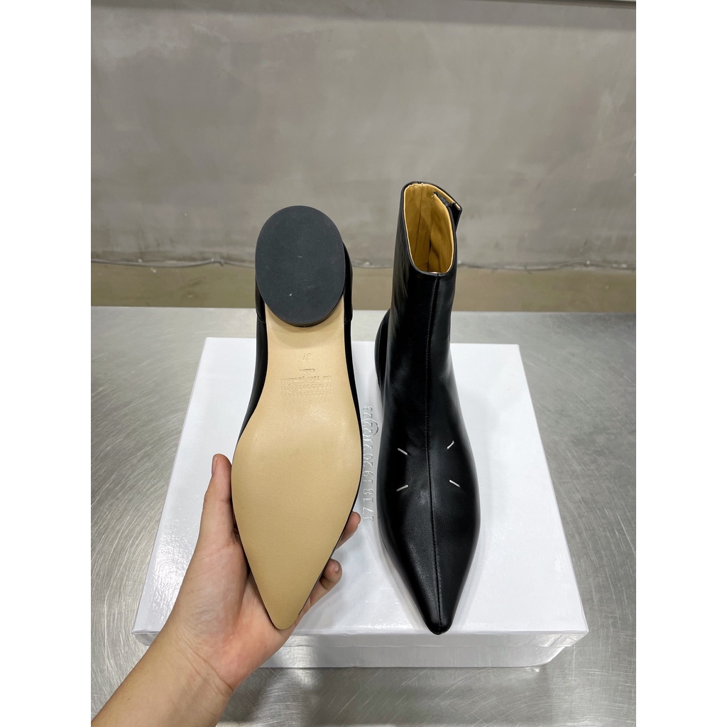 Boot nữ mũi nhọn thanh lịch Maison Margiela da thật với lớp lót bông ấm áp