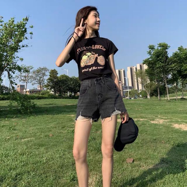 QUẦN  SHORT LUNG CAO đẹp như hình, mau  mới co o shop.