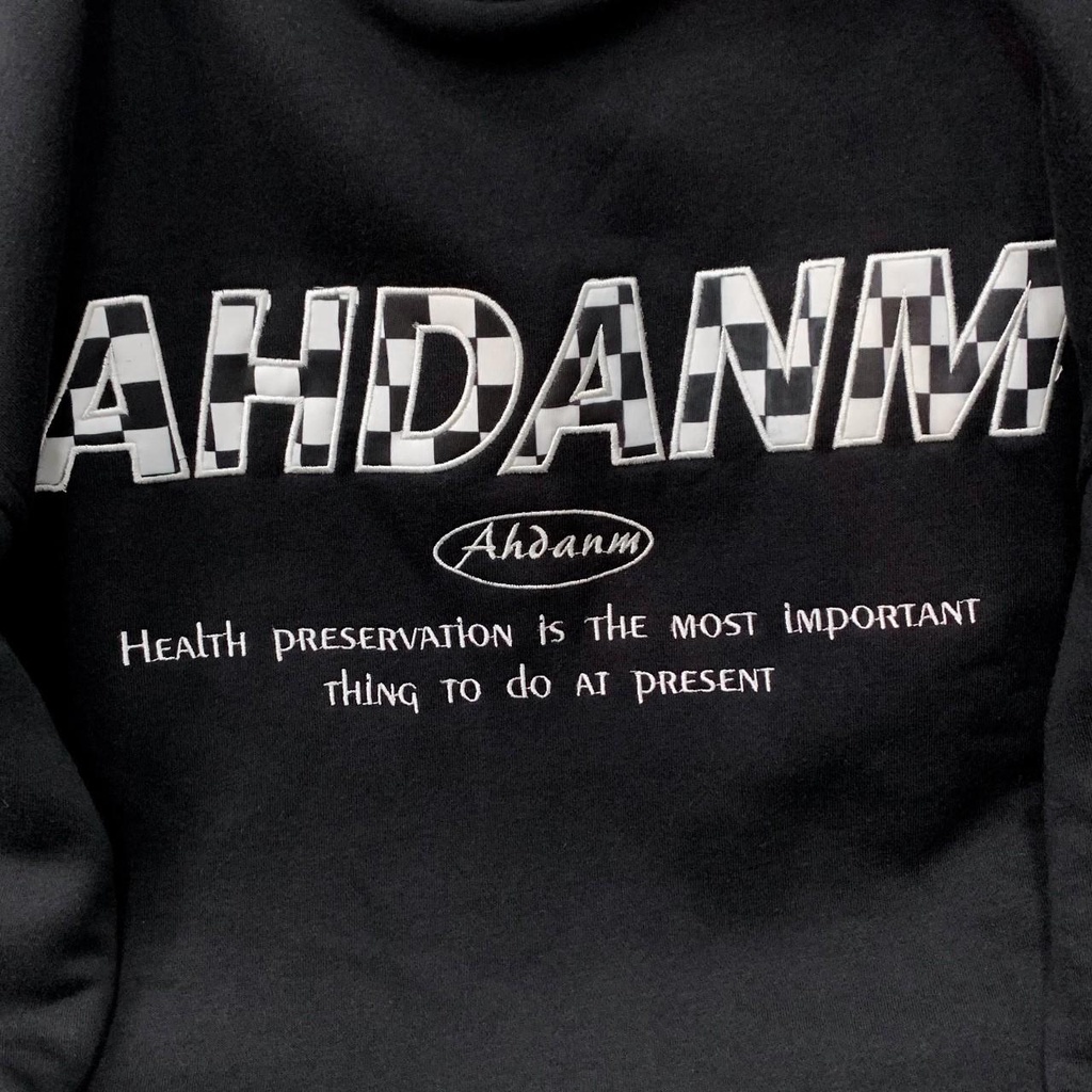 Áo Sweater CHAN Tay Dài Form Rộng Nam Nữ Vải Nỉ Lót Bông Mịn Họa Tiết Thêu Cá Tính 2 Màu Đen Trắng Ulzzang (Ảnh Thật)