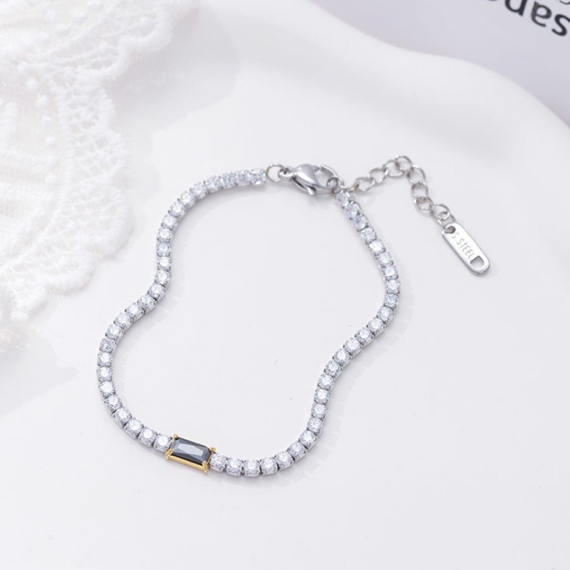 Lắc Tay Nữ Đính Đá Nhân Tạo Zircon Titan Ko Đen TT 4286