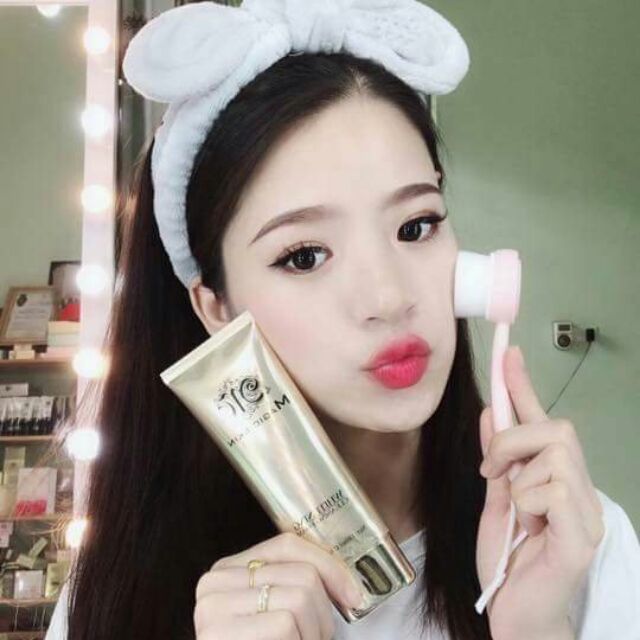 Sữa rửa mặt ngừa mụn trắng da Magic skin