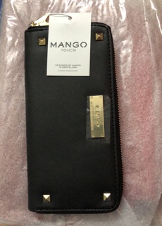 [SẴN ĐEN] Ví mango đinh tán auth tuồn