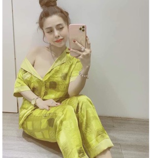 Bộ lụa satin ô vàng cộc dài