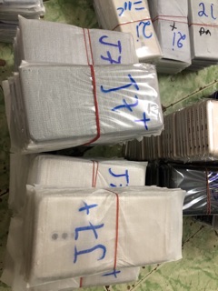 Vỏ điện thoại sam sung j600 ( vỏ + xương)