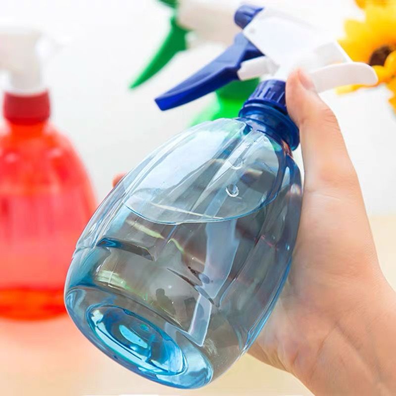 Bình tưới cây nhựa trong 0.5L nhỏ gọn , xinh xắn dùng trong salon , chăm sóc thú cưng , làm vườn , vệ sinh , .. (Z5)