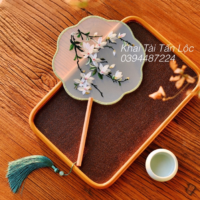 Quạt tròn cổ trang hoa mộc Lan thêu 2 mặt
