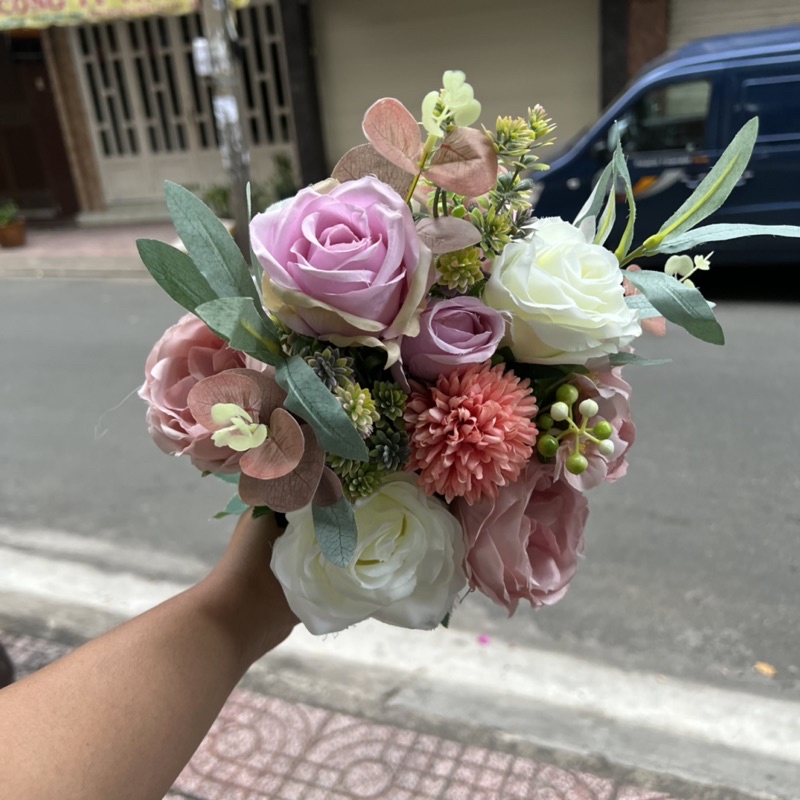 Hoa cầm tay cô dâu rẻ mà đẹp Giangpkc mới 122021