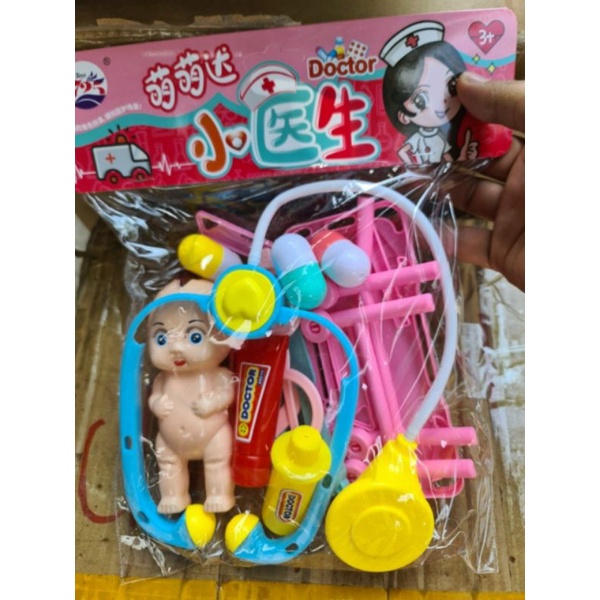 Bộ đồ chơi khám bác sĩ.