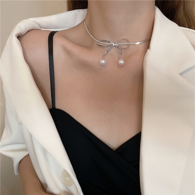 vòng cổ choker chuỗi ngọc đính nơ sang trọng quý phái