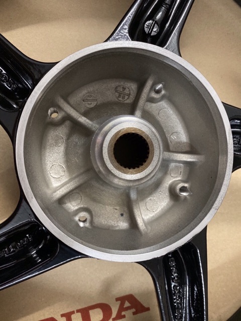 Mâm bánh sau zin Sh ý 2012