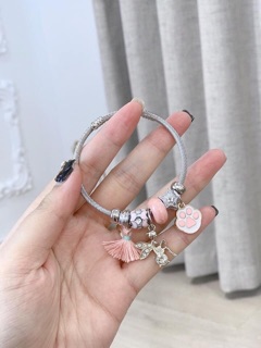 VÒNG TAY NỮ CHARMS HỒNG