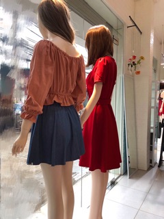 Váy đỏ thắt đai