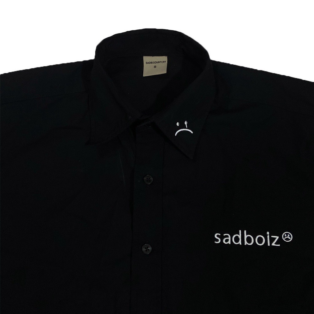Áo Sơ Mi SADBOIZ chữ đen tay ngắn form rộng unisex nam nữ kiểu Hàn Quốc