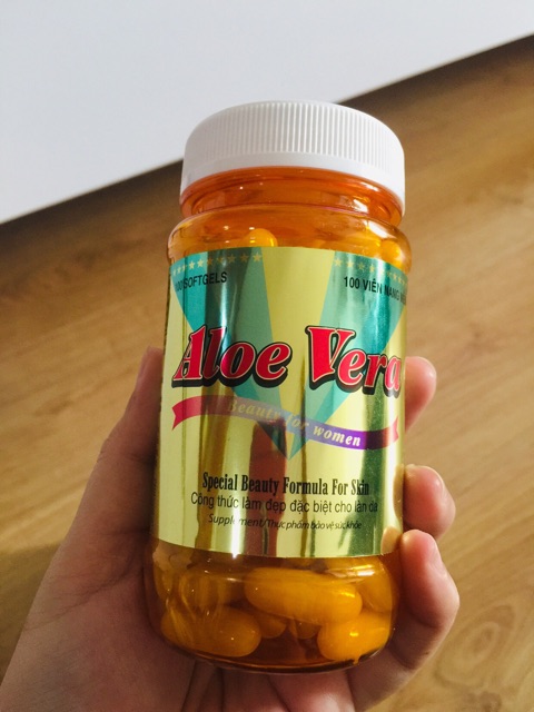 Giữ ẩm, căng sáng da - Aloe Vera Sữa ong chúa Chai 100 viên | BigBuy360 - bigbuy360.vn