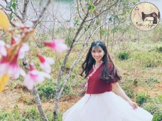 Áo Hanbok cách tân viền hoa