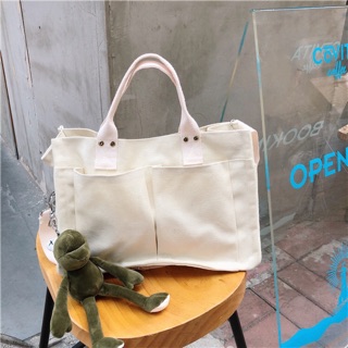 Túi tote trắng kèm gấu teddy